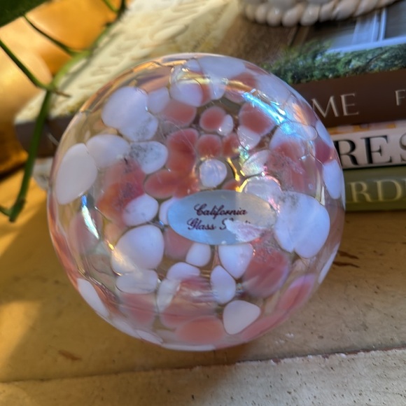 California Glass Studio pink and white hand blown iridescent ball. - Picture 4 of 4